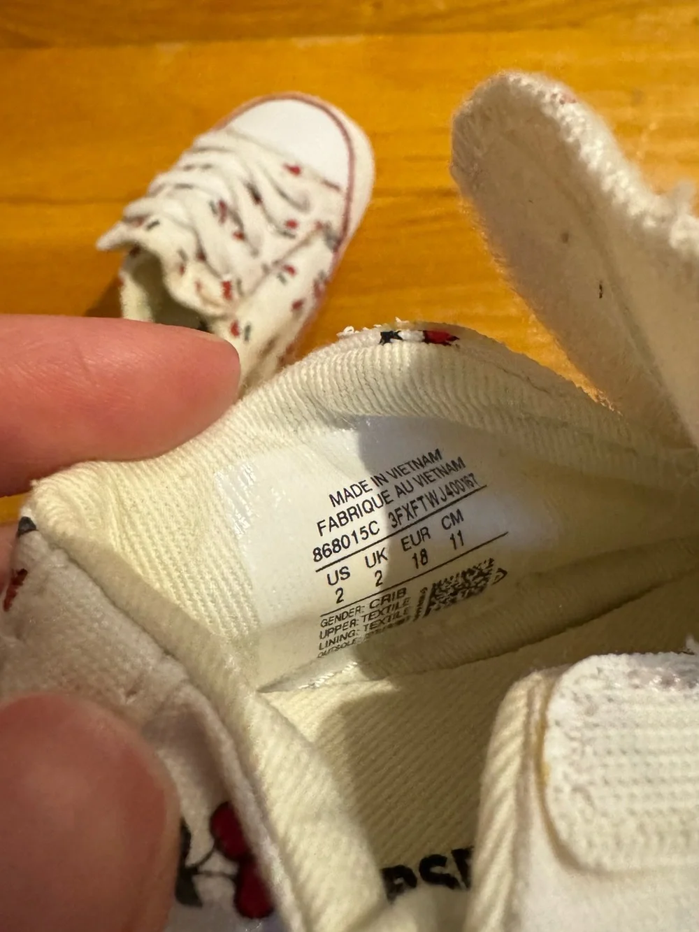 Baby cherry converse crib shoes
